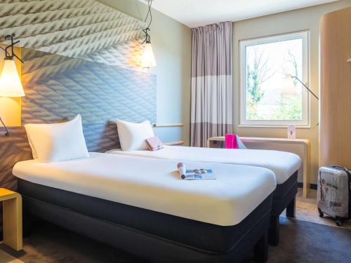 Habitación Doble Estándar - 2 camas del hotel Ibis Orléans Centre Gare. Foto 13