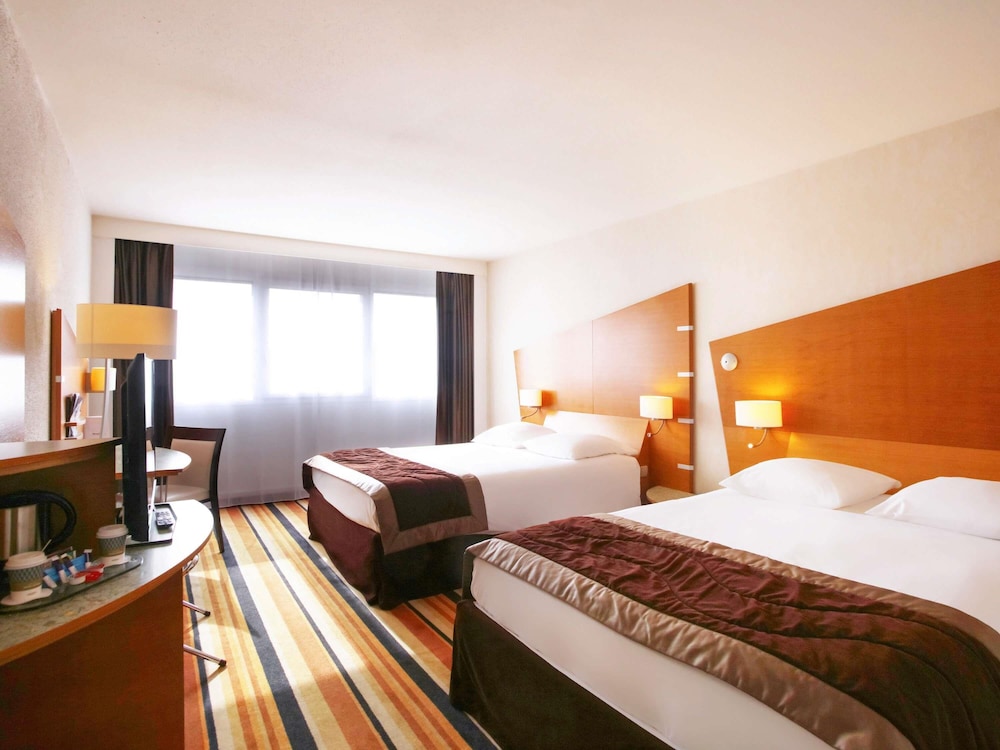 Habitación Clásica con dos camas dobles del hotel Mercure Orléans Centre