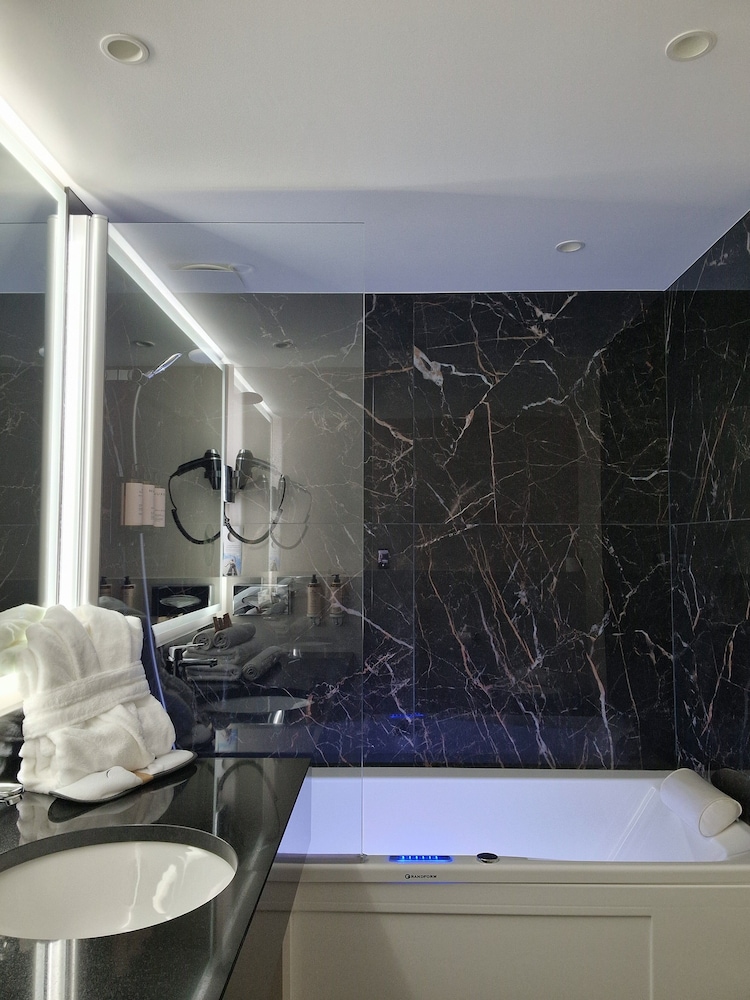 Habitación Privilege, Vistas al Loira del hotel Mercure Orléans Centre. Foto 6