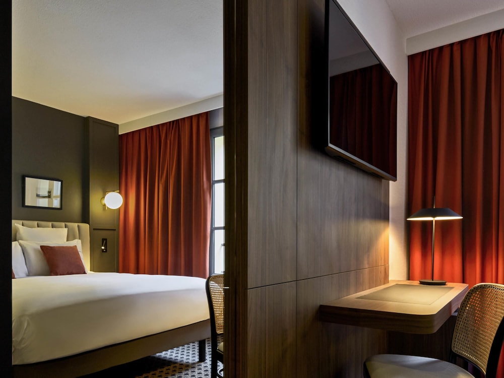 Habitación Clásica con 1 cama doble del hotel Mercure Versailles Chateau. Foto 2