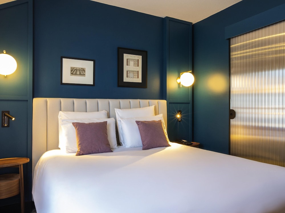 Habitación Clásica con 1 cama doble del hotel Mercure Versailles Chateau. Foto 3