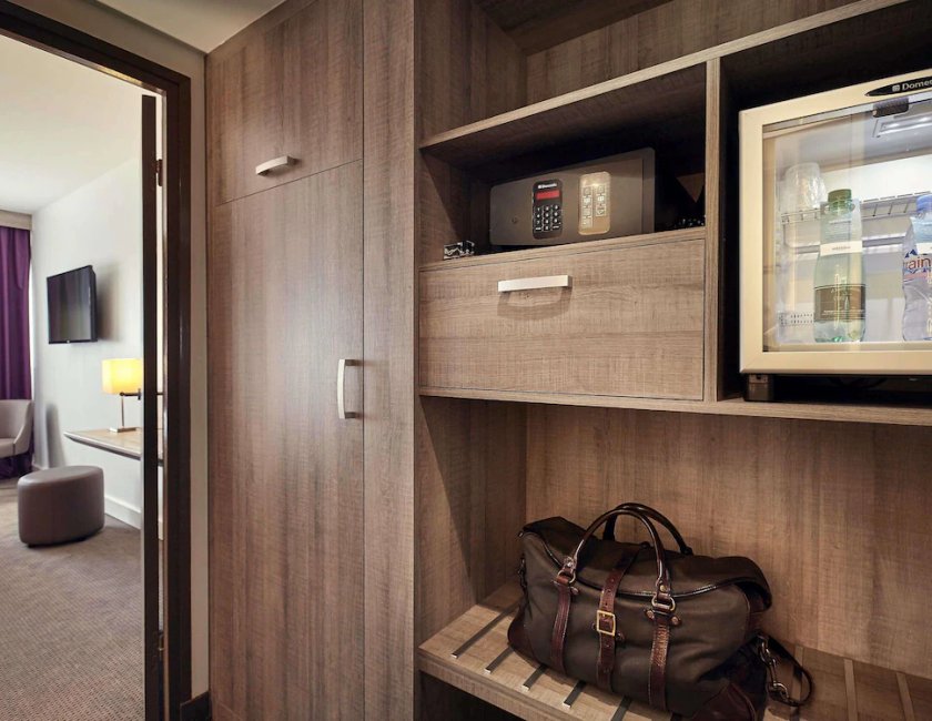 Habitación Classic con una cama doble del hotel Mercure Versailles Paris Ouest. Foto 3