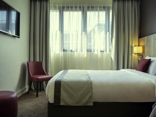 Habitación Classic con dos camas individuales del hotel Mercure Versailles Paris Ouest. Foto 4
