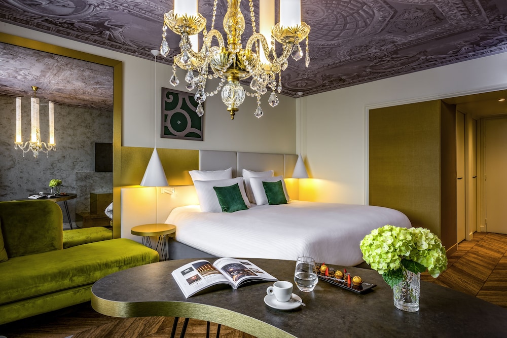 Habitación Deluxe, 1 cama de matrimonio grande del hotel Le Louis Hotel Versailles Château - MGallery Collection