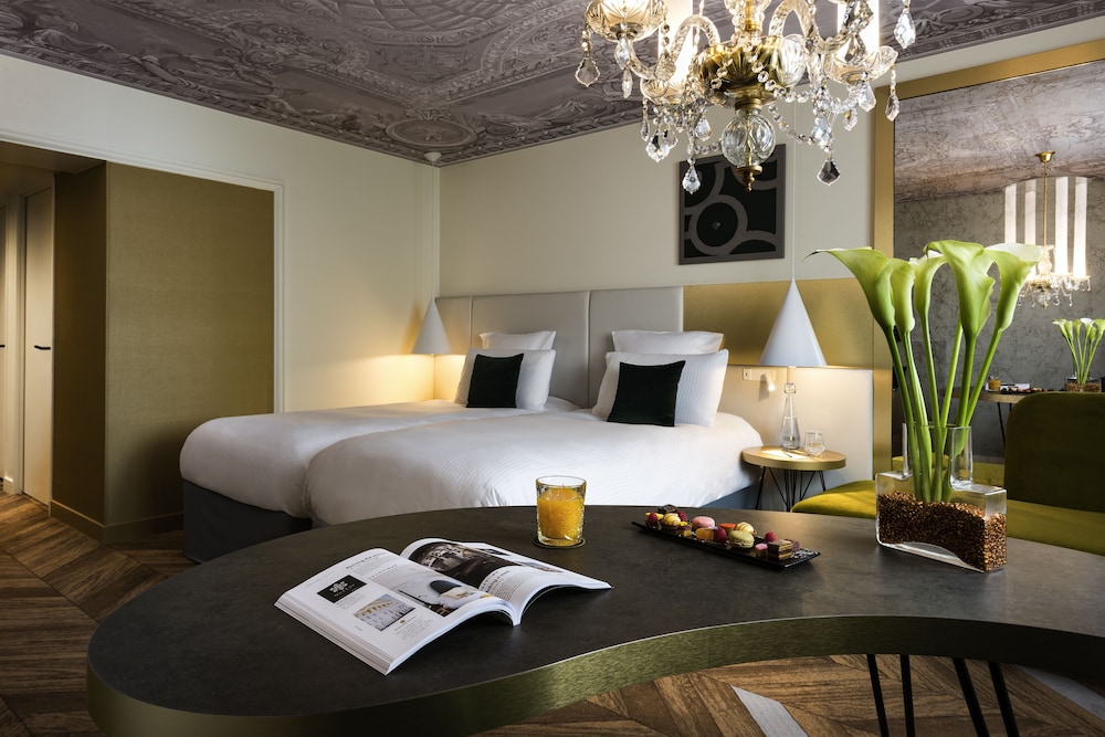Habitación Deluxe, 2 camas individuales del hotel Le Louis Hotel Versailles Château - MGallery Collection. Foto 1