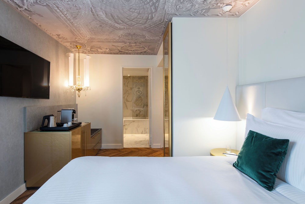 Habitación superior, 1 cama doble del hotel Le Louis Hotel Versailles Château - MGallery Collection. Foto 1