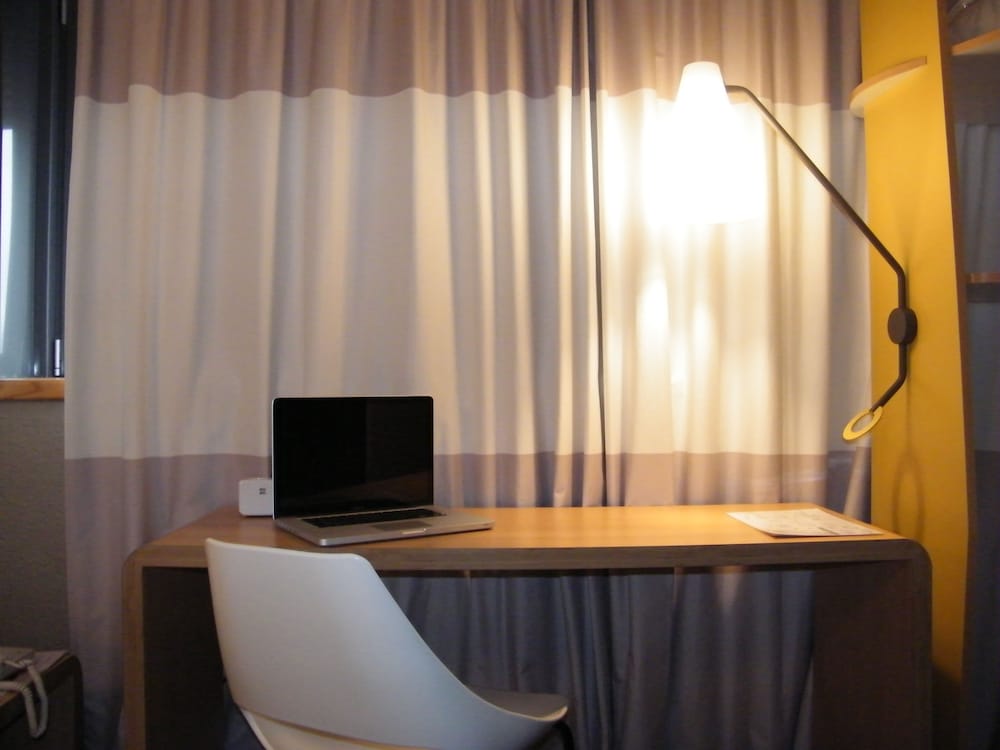 Habitación estándar, 2 camas individuales del hotel Ibis Valence Sud. Foto 2