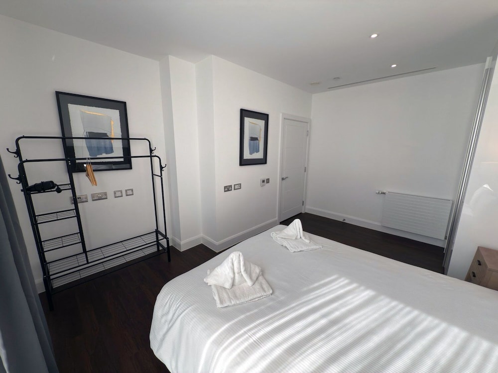 Apartamento, ducha adaptada del hotel Charles Hope Apartment Canary Wharf. Foto 2