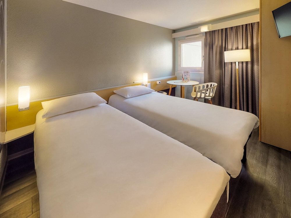 Habitación estándar con 2 camas individuales del hotel Ibis Thonon Centre