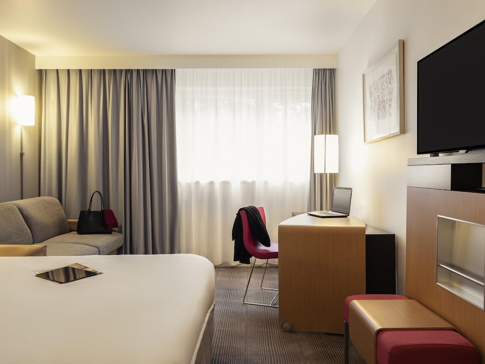 Habitación Superior, Familiar - 1 cama doble y 1 sofá - cama del hotel Novotel Roissy Saint-Witz. Foto 2