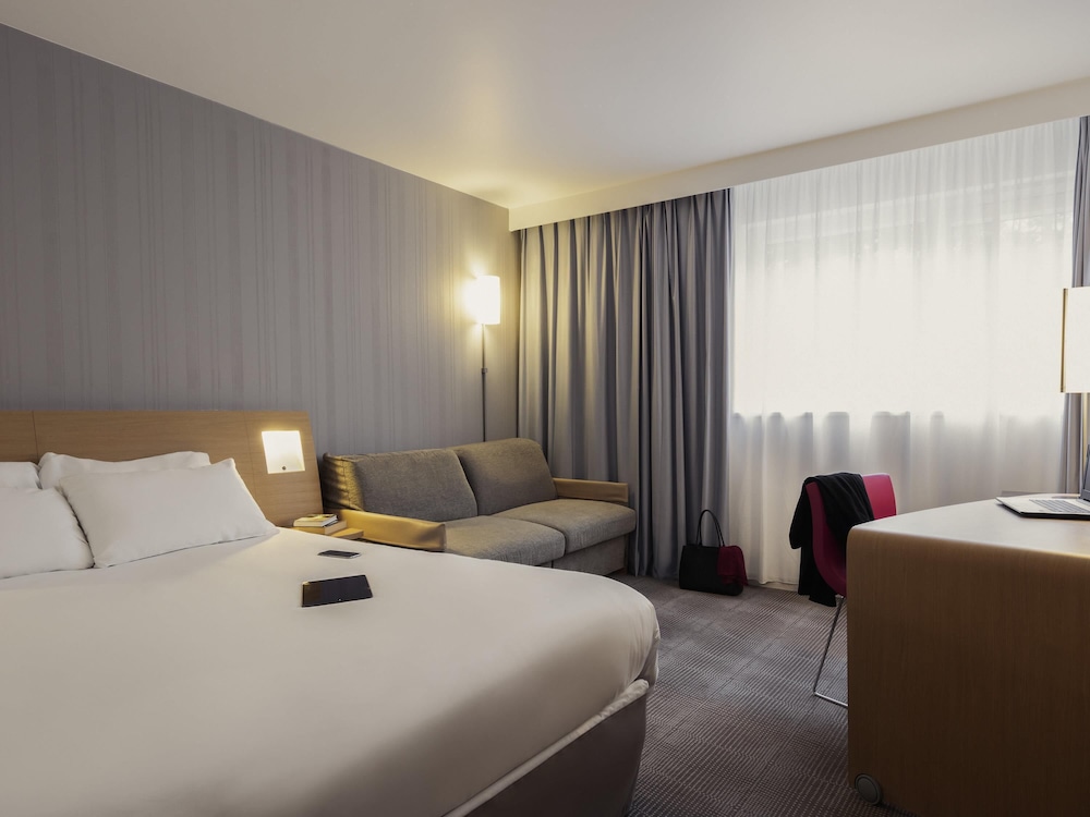 Habitación Superior - 1 cama doble y 1 sofá - cama doble del hotel Novotel Roissy Saint-Witz