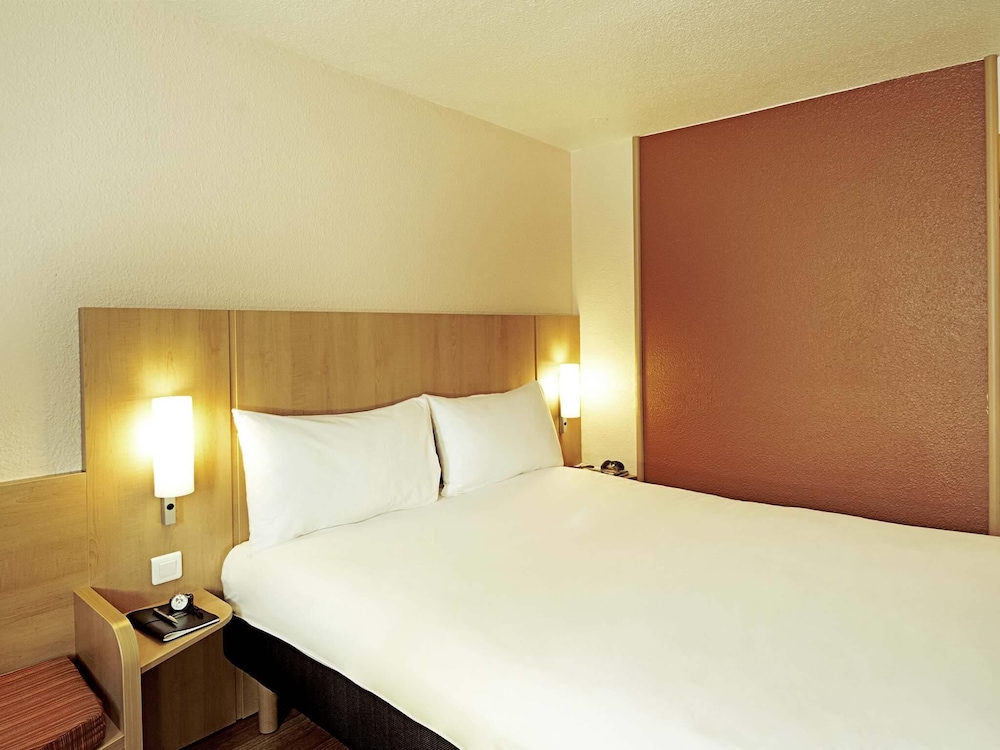 Habitación Estándar con 1 cama doble del hotel Ibis Rambouillet. Foto 2