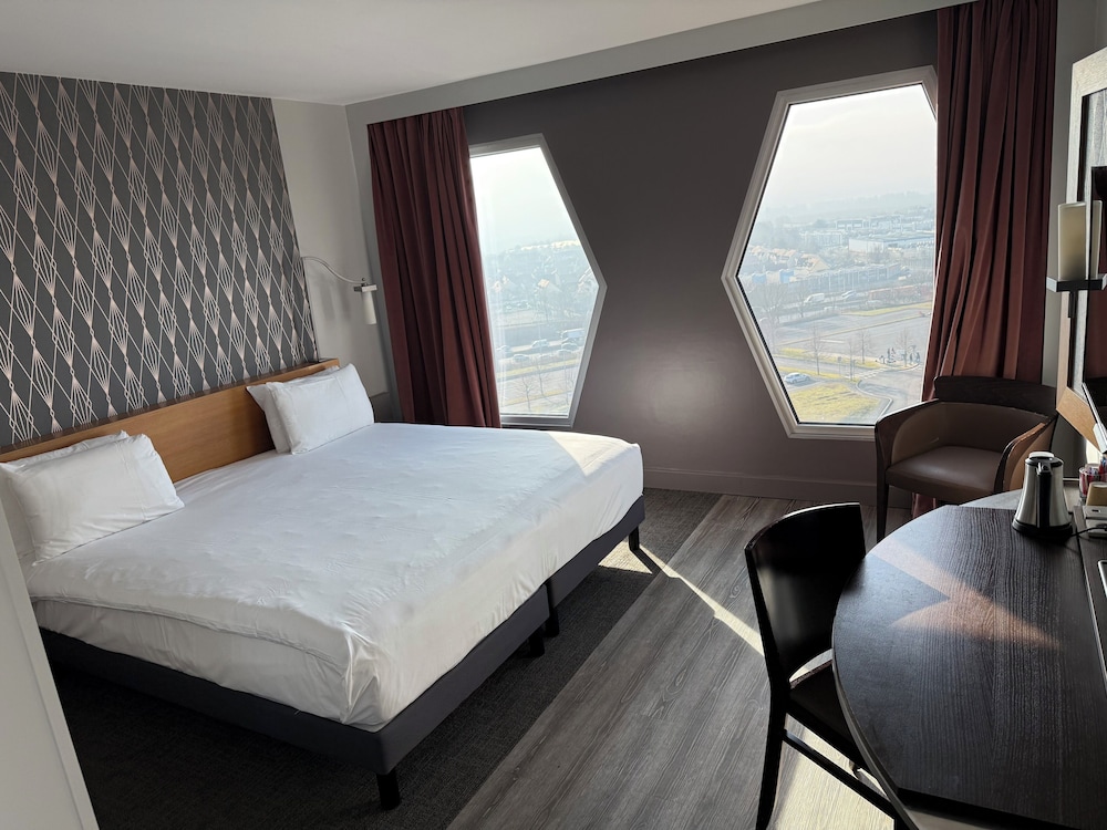 Habitación Classic con una cama doble del hotel Mercure Paris Orly Rungis Aéroport. Foto 1