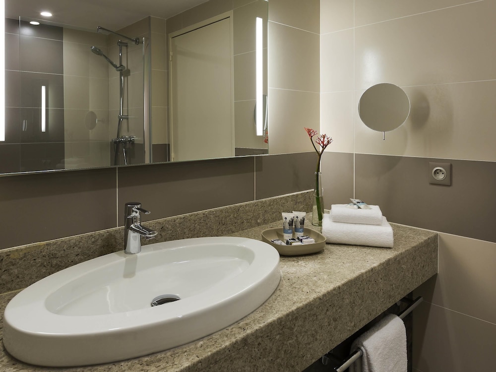 Habitación Classic con una cama doble del hotel Mercure Paris Orly Rungis Aéroport. Foto 4
