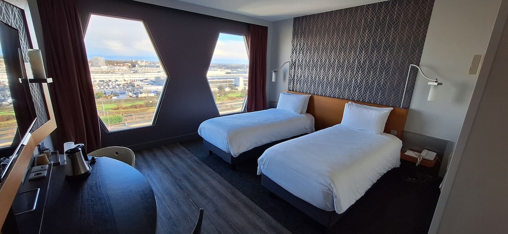 Habitación Classic con dos camas individuales del hotel Mercure Paris Orly Rungis Aéroport. Foto 1