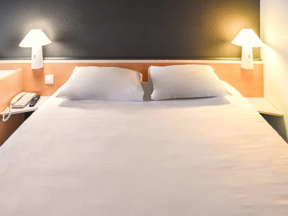 Habitación Estándar con 1 cama doble del hotel Ibis Rochefort. Foto 8