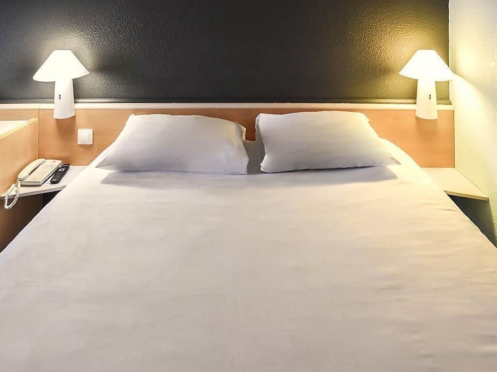Habitación Estándar con 1 cama doble del hotel Ibis Rochefort. Foto 12