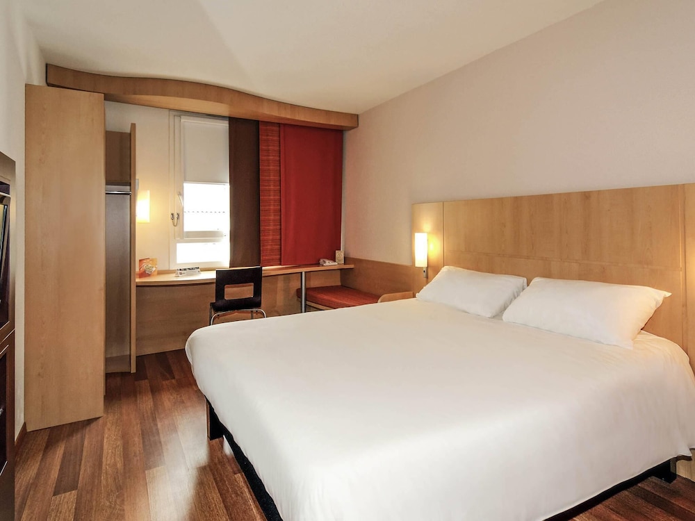 Habitación Estándar con 1 cama doble del hotel Ibis Rochefort. Foto 13