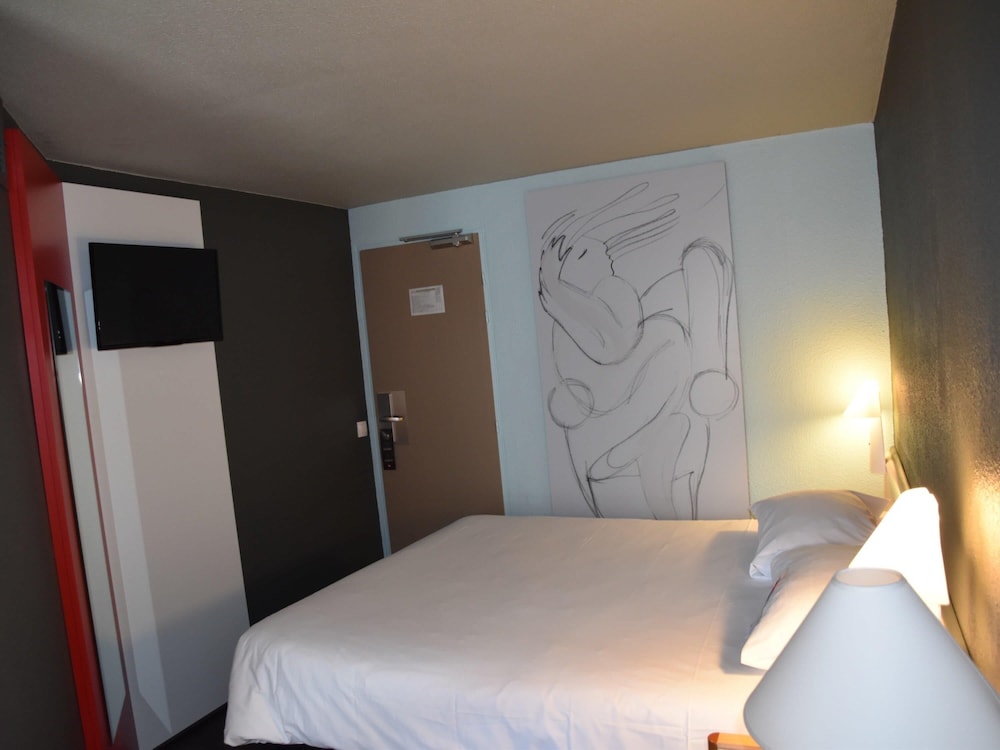 Habitación Estándar con 1 cama doble del hotel Ibis Rochefort. Foto 14