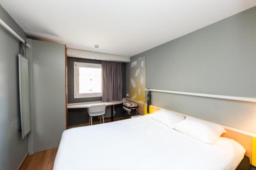 Habitación Doble Estándar del hotel Ibis Sisteron. Foto 1