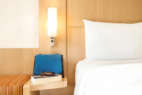 Habitación Doble Estándar del hotel Ibis Sisteron. Foto 2