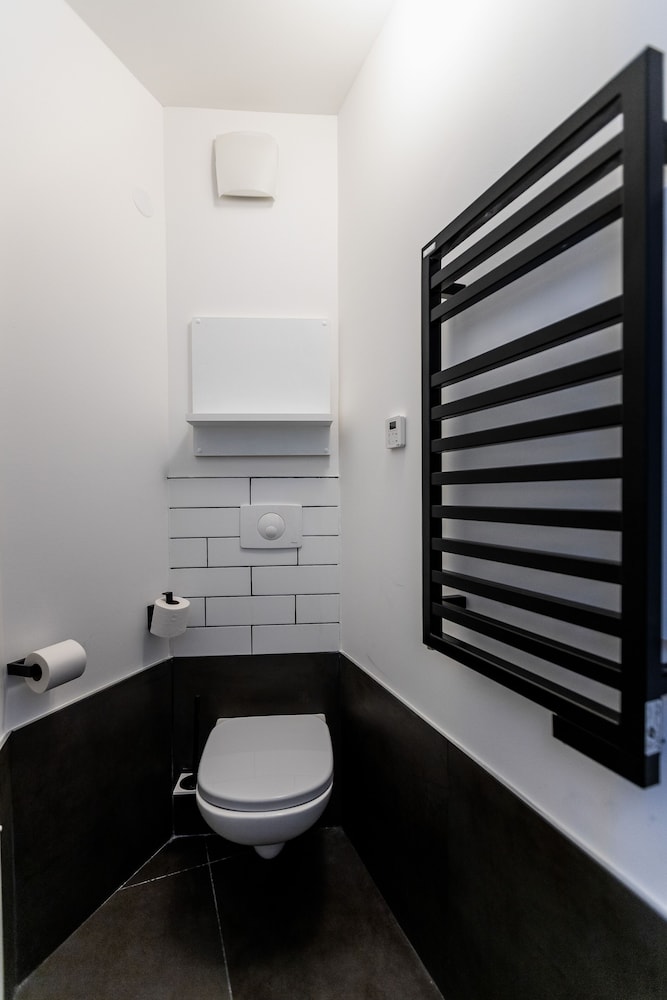 Habitación Standard con dos camas individuales del hotel IBIS PAU CENTRE. Foto 8
