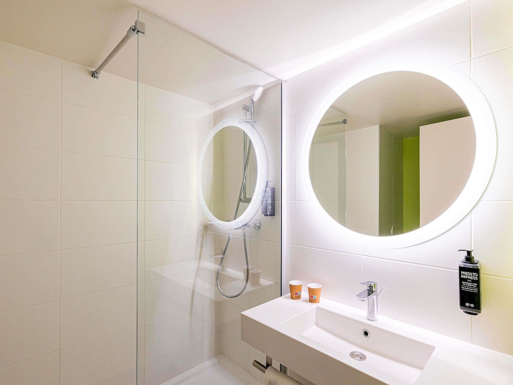 Habitación estándar con 2 camas individuales del hotel Ibis Styles Perpignan Centre Gare