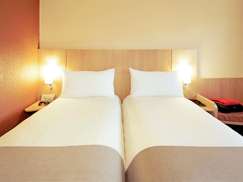 Habitación Standard con dos camas individuales del hotel Ibis Poitiers Sud. Foto 4