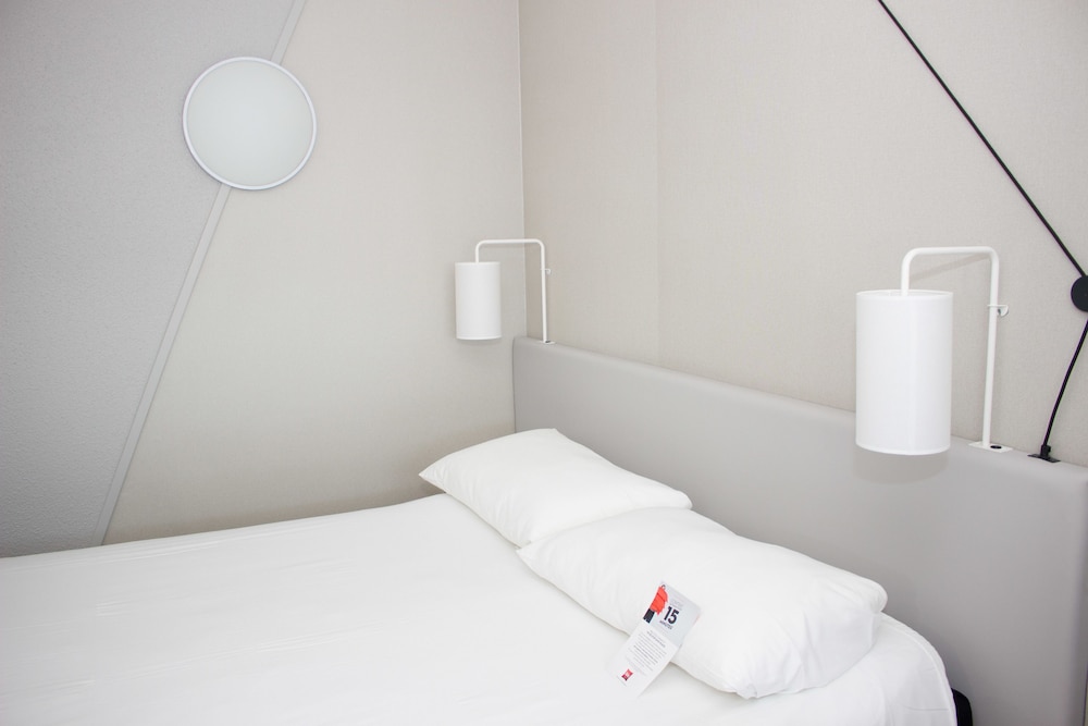 Habitación Estándar con 1 cama doble del hotel Ibis Site Du Futuroscope. Foto 2