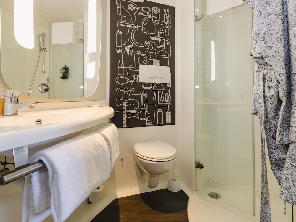 Habitación Estándar con 1 cama doble del hotel IBIS RENNES CENTRE GARE SUD. Foto 6