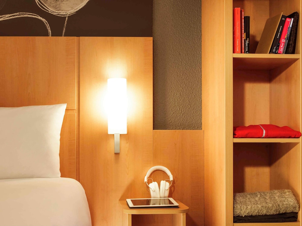 Habitación estándar con 2 camas individuales del hotel IBIS RENNES CENTRE GARE SUD. Foto 3