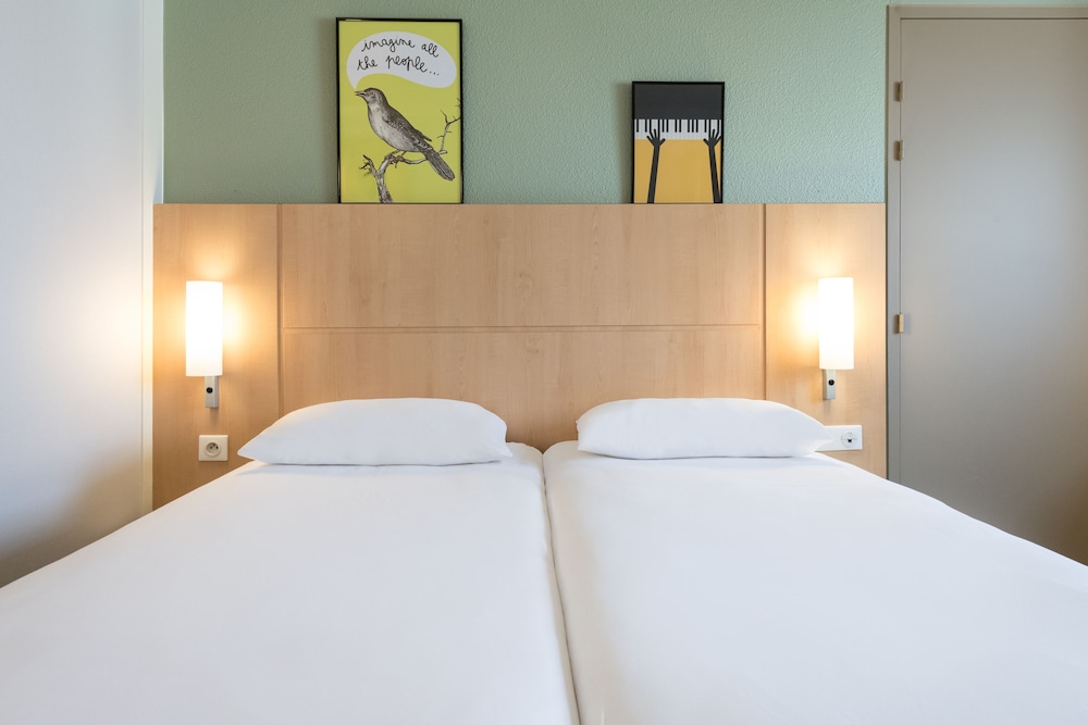 Habitación estándar con 2 camas individuales del hotel IBIS RENNES CENTRE GARE SUD. Foto 4
