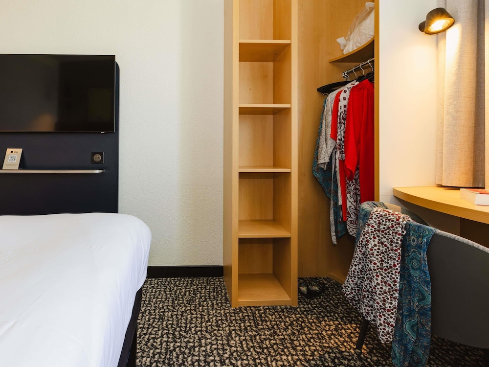 Habitación estándar con 2 camas individuales del hotel IBIS RENNES CENTRE GARE SUD. Foto 9