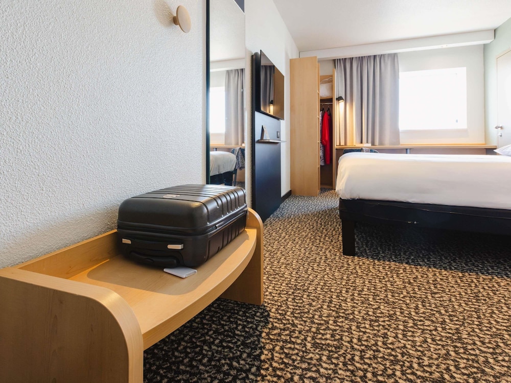 Habitación estándar con 2 camas individuales del hotel IBIS RENNES CENTRE GARE SUD. Foto 20