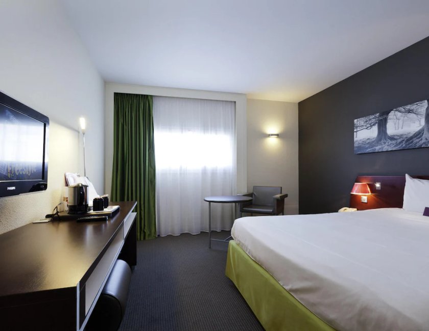 Habitación Standard con una cama de gran tamaño del hotel Hotel Mercure Rennes Centro Estación