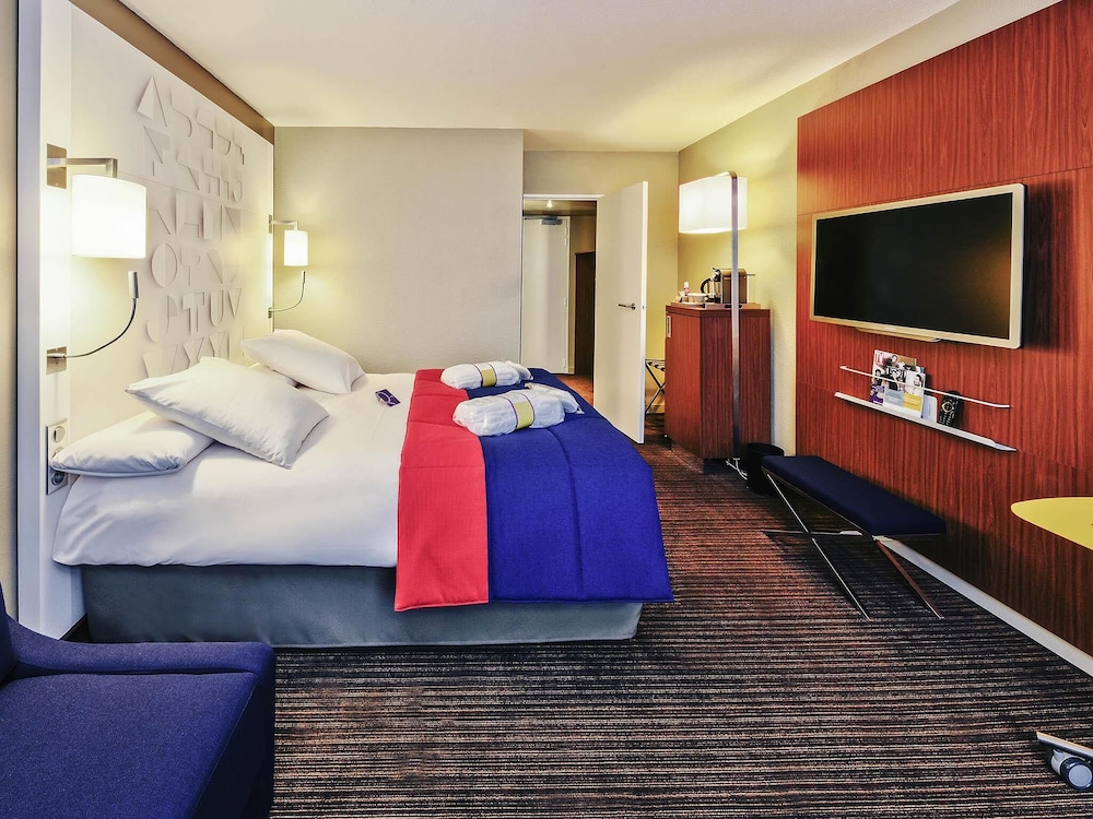 Habitación Privilegiada con vistas al jardín, 1 cama doble y 1 sofá del hotel Mercure Rennes Centre Parlement