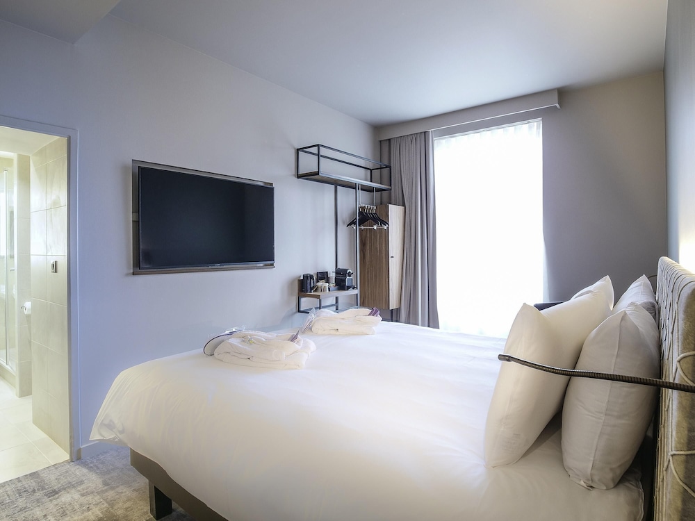 Habitación Classic con una cama doble del hotel Mercure Rennes Place Bretagne. Foto 8