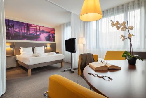 Suite Executive con sofá cama - 1 cama doble del hotel Novotel Suites Paris CDG Airport Villepinte. Foto 19