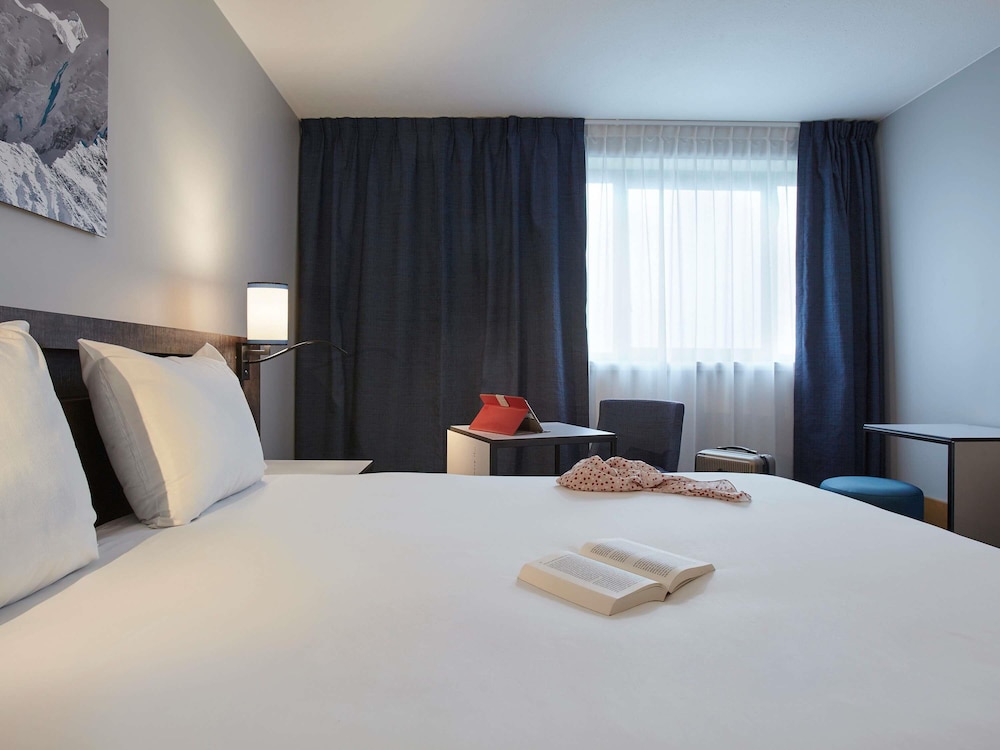 Habitación superior, 1 cama de matrimonio grande del hotel Mercure Paris Roissy Charles de Gaulle