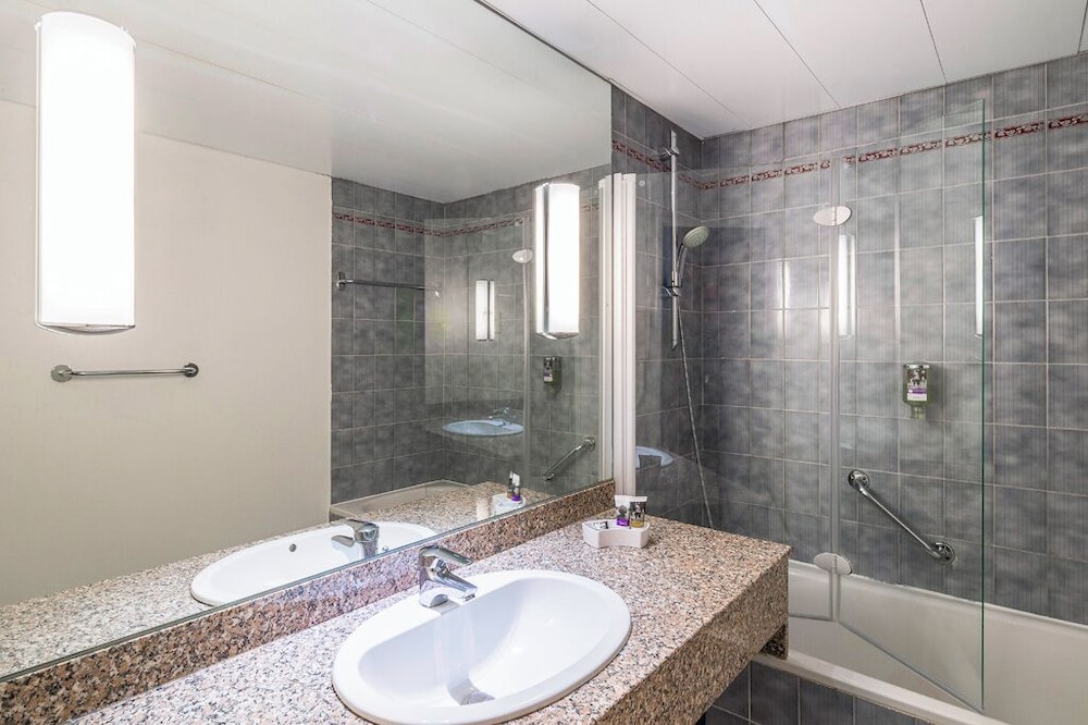 Habitación doble 2 Camas individuales del hotel Mercure Paris Roissy Charles de Gaulle. Foto 6