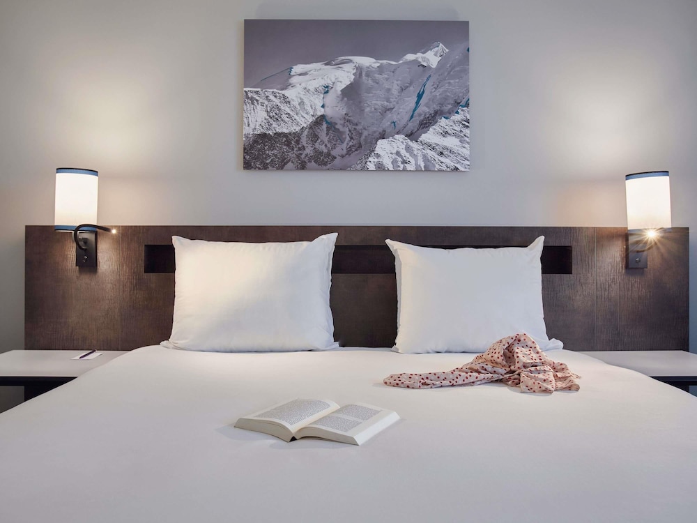 Habitación superior, 1 cama de matrimonio grande del hotel Mercure Paris Roissy Charles de Gaulle