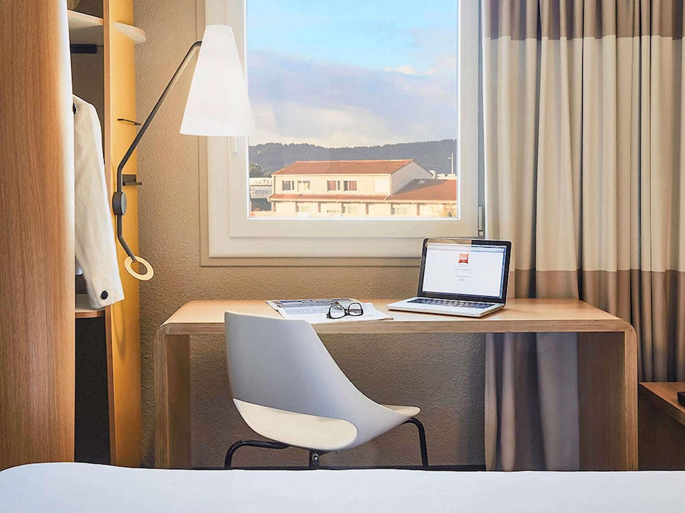 Habitación estándar doble, 1 cama doble del hotel Ibis Toulon La Seyne Sur Mer. Foto 5