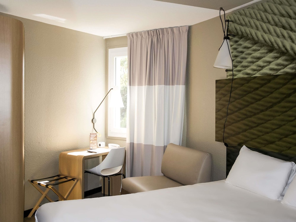 Habitación estándar doble, 1 cama doble del hotel Ibis Toulon La Seyne Sur Mer. Foto 8