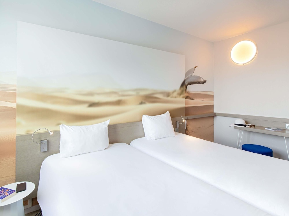 Habitación estándar con 2 camas individuales del hotel Ibis Styles Toulon Centre Port. Foto 7
