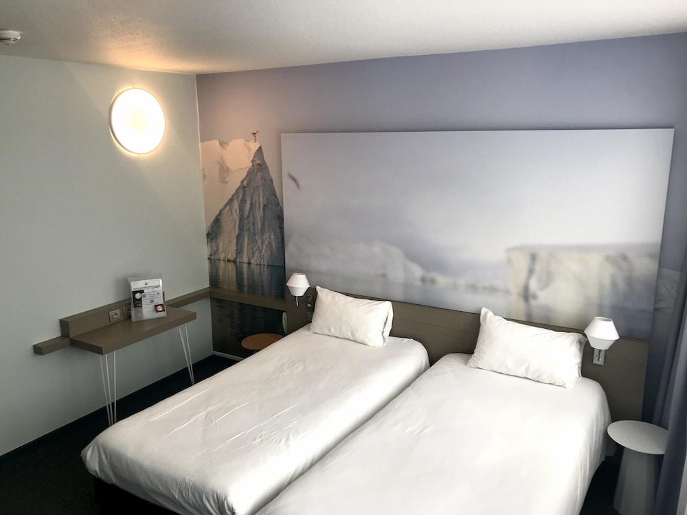 Habitación Comfort con 2 camas individuales del hotel Ibis Styles Toulon Centre Port. Foto 1