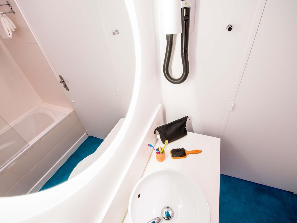 Habitación Comfort con 2 camas individuales del hotel Ibis Styles Toulon Centre Port. Foto 4