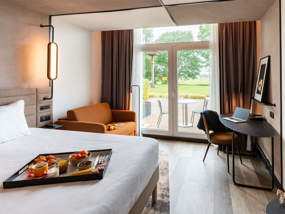 Habitación Deluxe con 1 cama doble, vistas al campo de golf del hotel Novotel Saint-quentin En Yvelines