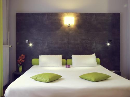 Habitación Doble Superior - lado de la calle del hotel Mercure Saint Nectaire Spa and Bien-être