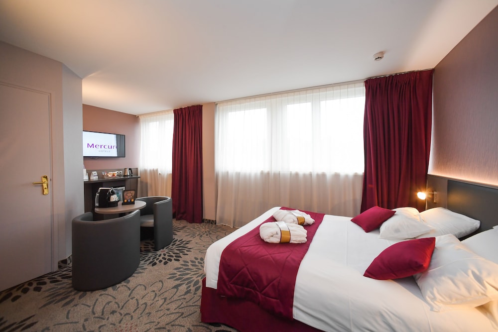 Habitación Privilege - Una cama doble del hotel Mercure Saint Lo Centre. Foto 1