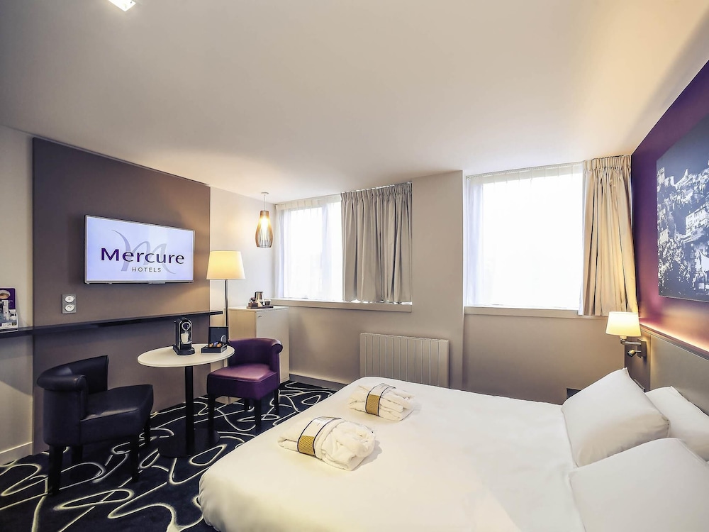 Habitación Privilege - Una cama doble del hotel Mercure Saint Lo Centre. Foto 6
